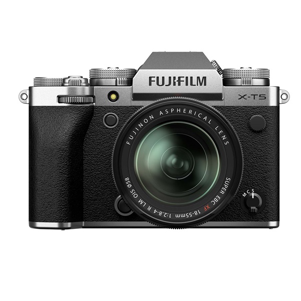 Fujifilm X-T5 + XF 18-55mm/4 R LM OIS silber