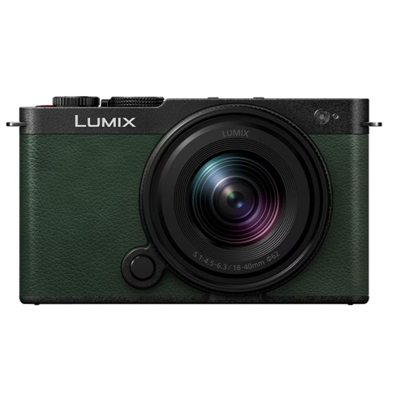 Panasonic DC-S9 + Lumix S 18-40mm/4,5-6,3 Dark Olive